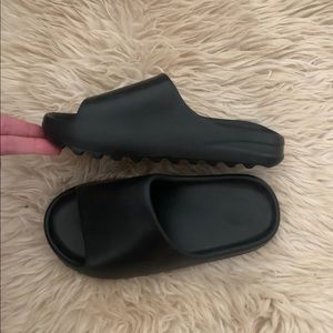 Yeezy Dupe Like Black Slides. Worn once